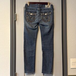 True Religion slim, flower stitched pockets jeans 26
